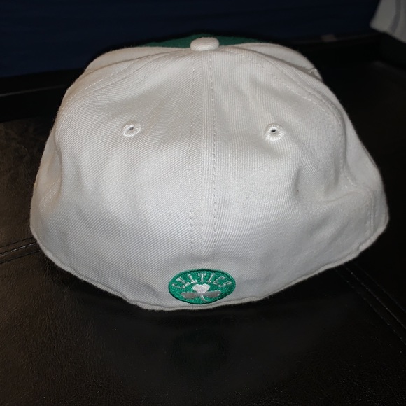 Boston Celtics hat - Picture 2 of 3
